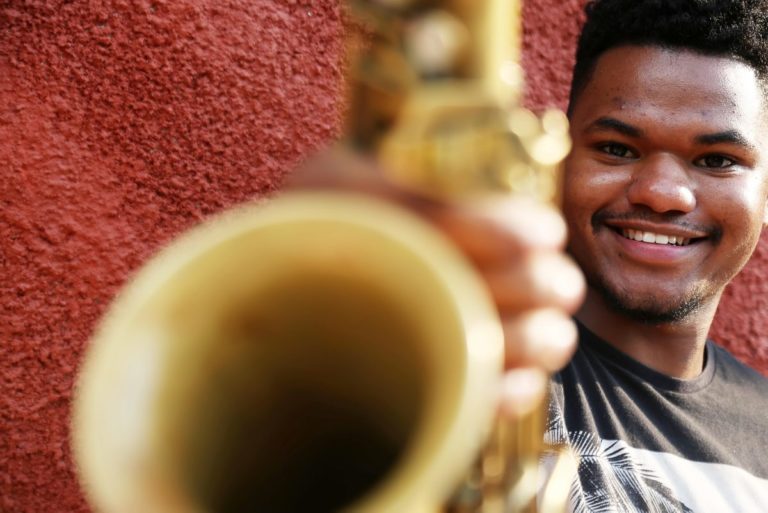 Veredas Produções - Gravação Veredas TV com Estevan Barbosa, selecionado no edital da Série BH Instrumental categoria Novos talentos. Estevan gravou com Nathan Morais, baixo e Jackson Ganga, sax.  Estúdio Leo Pires, Belo Horizonte MG. 14/05/2019. © Copyright Élcio Paraíso/Bendita  Conteúdo & Imagem | Todos os direitos reservados | All rights reserved