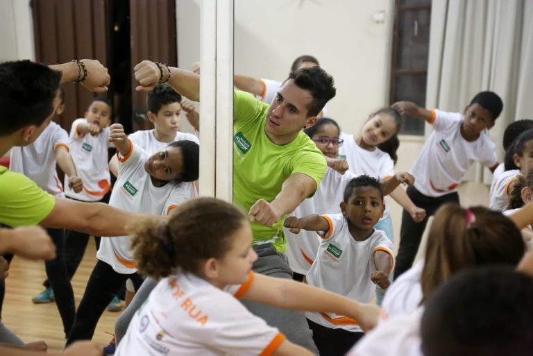 Instituto Unimed BH - Escola de Artes Morro das Pedras - Balé e Dança de Rua.  Belo Horizonte,  MG. 15/06/2016. © Copyright Élcio Paraíso/Bendita  Conteúdo & Imagem | Todos os direitos reservados | All rights reserved