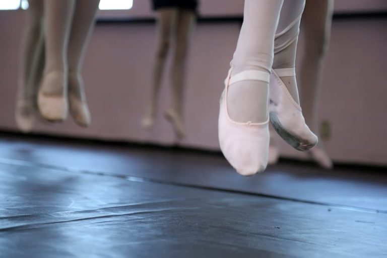 Instituto Unimed BH - Aulas de Ballet turmas no GASS.  Belo Horizonte,  MG. 16/06/2016. © Copyright Élcio Paraíso/Bendita  Conteúdo & Imagem | Todos os direitos reservados | All rights reserved