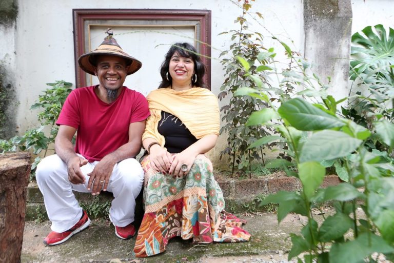 DMG Cultural - Projeto Dois na Quinta - Retratos - Cláudia Manzo e Geovane Sassá, Santa Efigênia, Belo Horizonte, MG. 25/04/2018. © Copyright Élcio Paraíso/Bendita  Conteúdo & Imagem | Todos os direitos reservados | All rights reserved