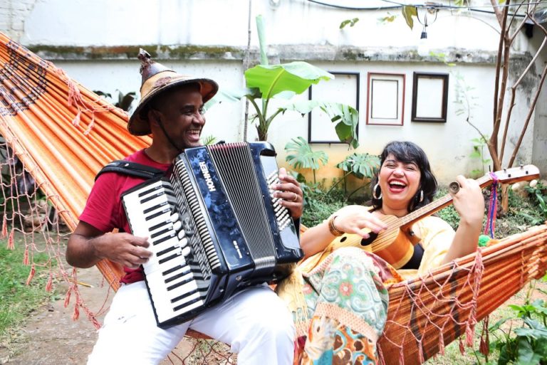 DMG Cultural - Projeto Dois na Quinta - Retratos - Cláudia Manzo e Geovane Sassá, Santa Efigênia, Belo Horizonte, MG. 25/04/2018. © Copyright Élcio Paraíso/Bendita  Conteúdo & Imagem | Todos os direitos reservados | All rights reserved